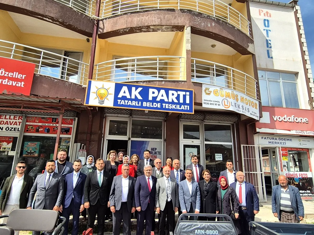 AK Parti Afyonkarahisar Teşkilatı Dinar'da İstişarede Buluştu AK Parti Afyonkarahisar Teşkilatı Dinar'da İstişarede Buluştu