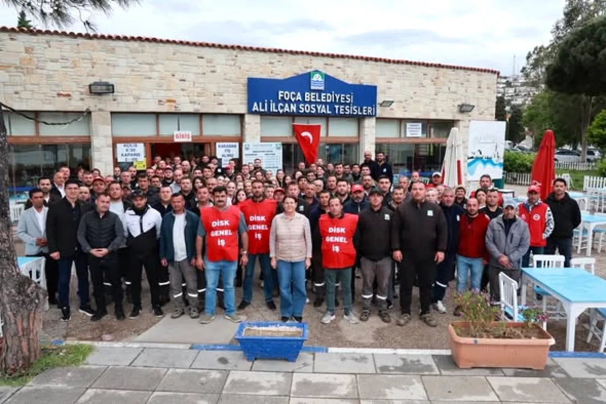 Foça Belediyesi Personeliyle 1 Mayıs Buluşması Foça Belediyesi Personeliyle 1 Mayıs Buluşması