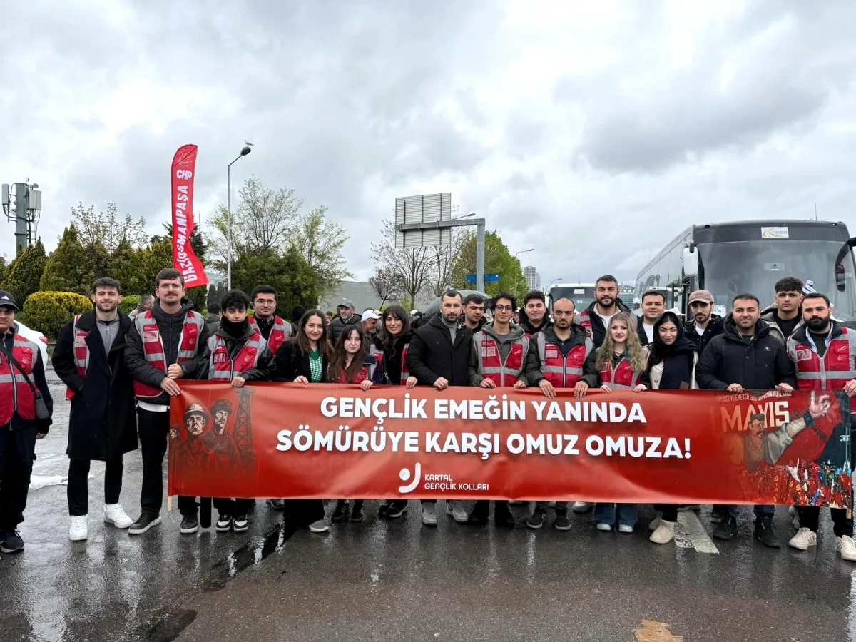 CHP Kartal Gençlik Kolları 1 Mayıs'ı Kadıköy'de Coşkuyla Kutladı CHP Kartal Gençlik Kolları 1 Mayıs'ı Kadıköy'de Coşkuyla Kutladı