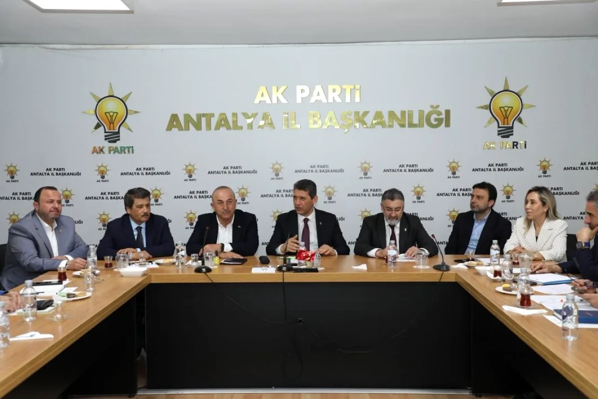 AK Parti Antalya'da İlçe Başkanları Toplantısı Yapıldı AK Parti Antalya'da İlçe Başkanları Toplantısı Yapıldı