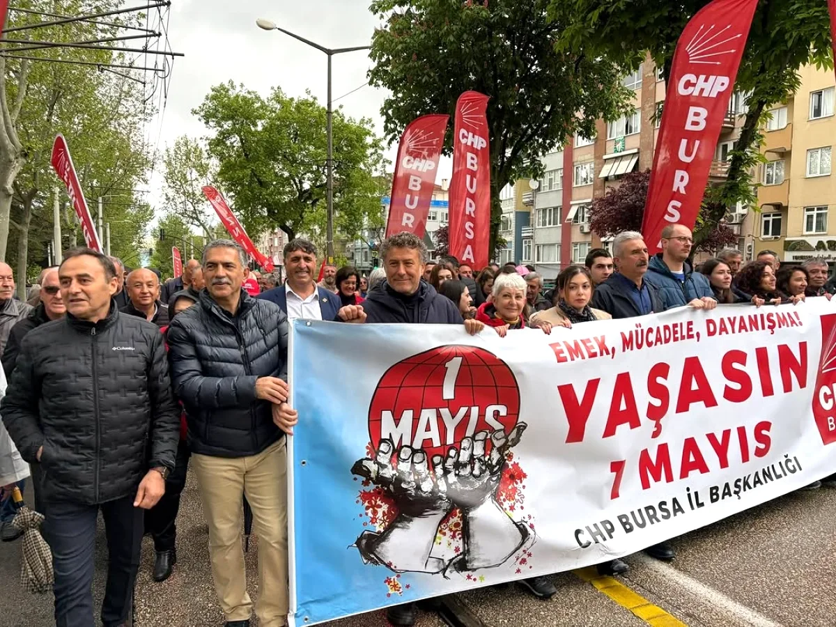 Gemlik Belediye Başkanı Deviren'den 1 Mayıs: Emekçilerle Omuz Omuza Gemlik Belediye Başkanı Deviren'den 1 Mayıs: Emekçilerle Omuz Omuza