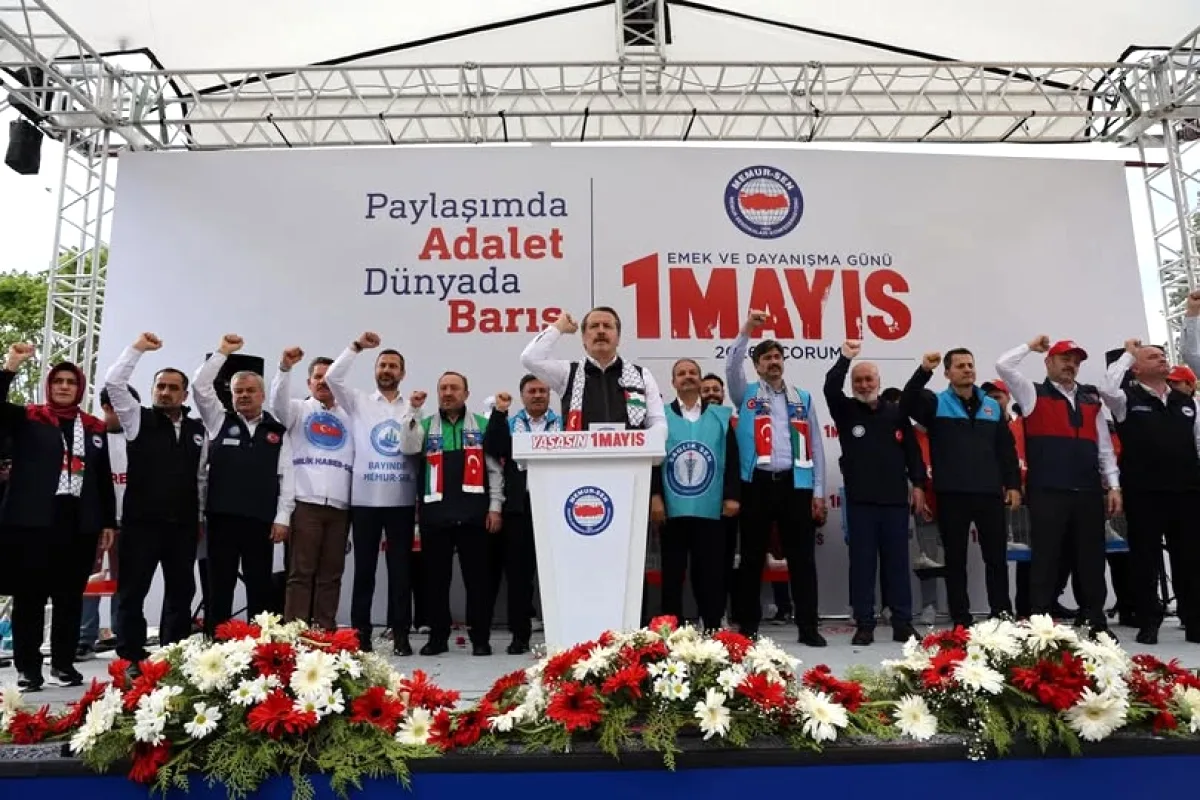 Çorum'da 1 Mayıs Coşkusu: Binlerce Emekçi 'Paylaşımda Adalet' Dedi Çorum'da 1 Mayıs Coşkusu: Binlerce Emekçi 'Paylaşımda Adalet' Dedi