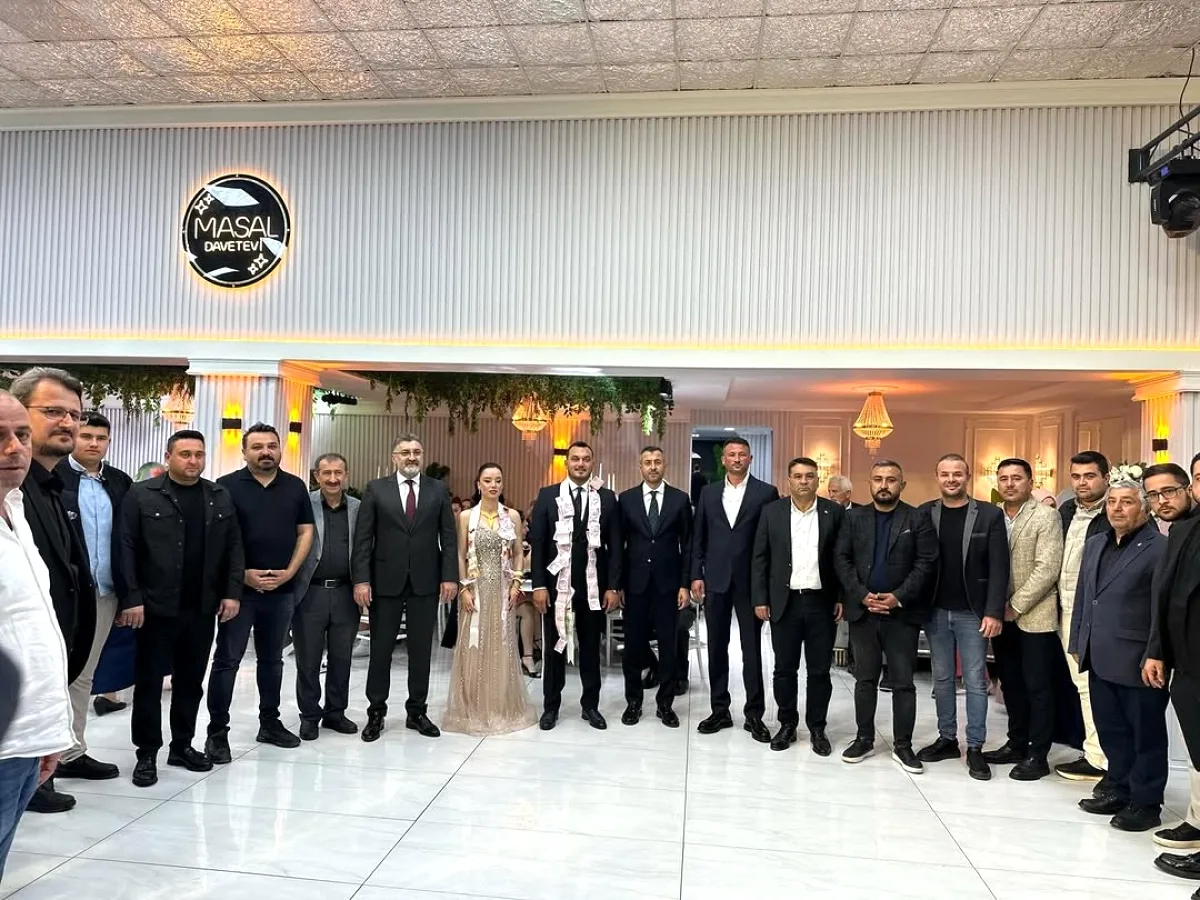 AK Partili İsimlerden Şişman-Çimen Ailesine Nişan Ziyareti AK Partili İsimlerden Şişman-Çimen Ailesine Nişan Ziyareti