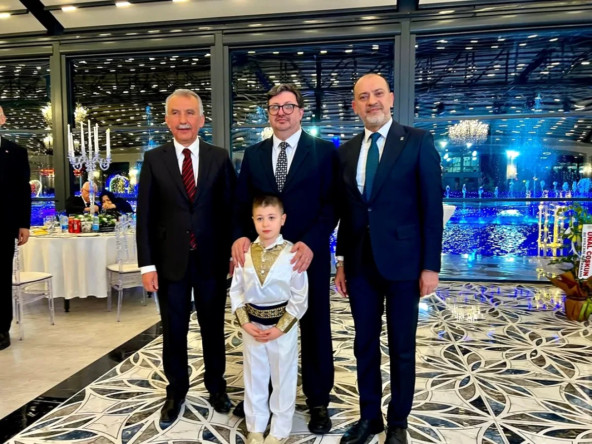 Yenimahalle AK Parti Başkanı Kalkan Ailesinin Sünnet Merasiminde Yenimahalle AK Parti Başkanı Kalkan Ailesinin Sünnet Merasiminde