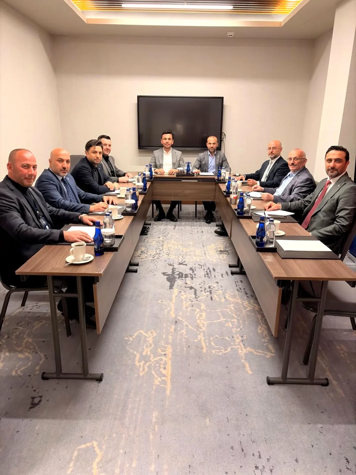 AK Parti Yalova, Doğu Marmara Strateji Toplantısı'na Çıkarma Yaptı AK Parti Yalova, Doğu Marmara Strateji Toplantısı'na Çıkarma Yaptı