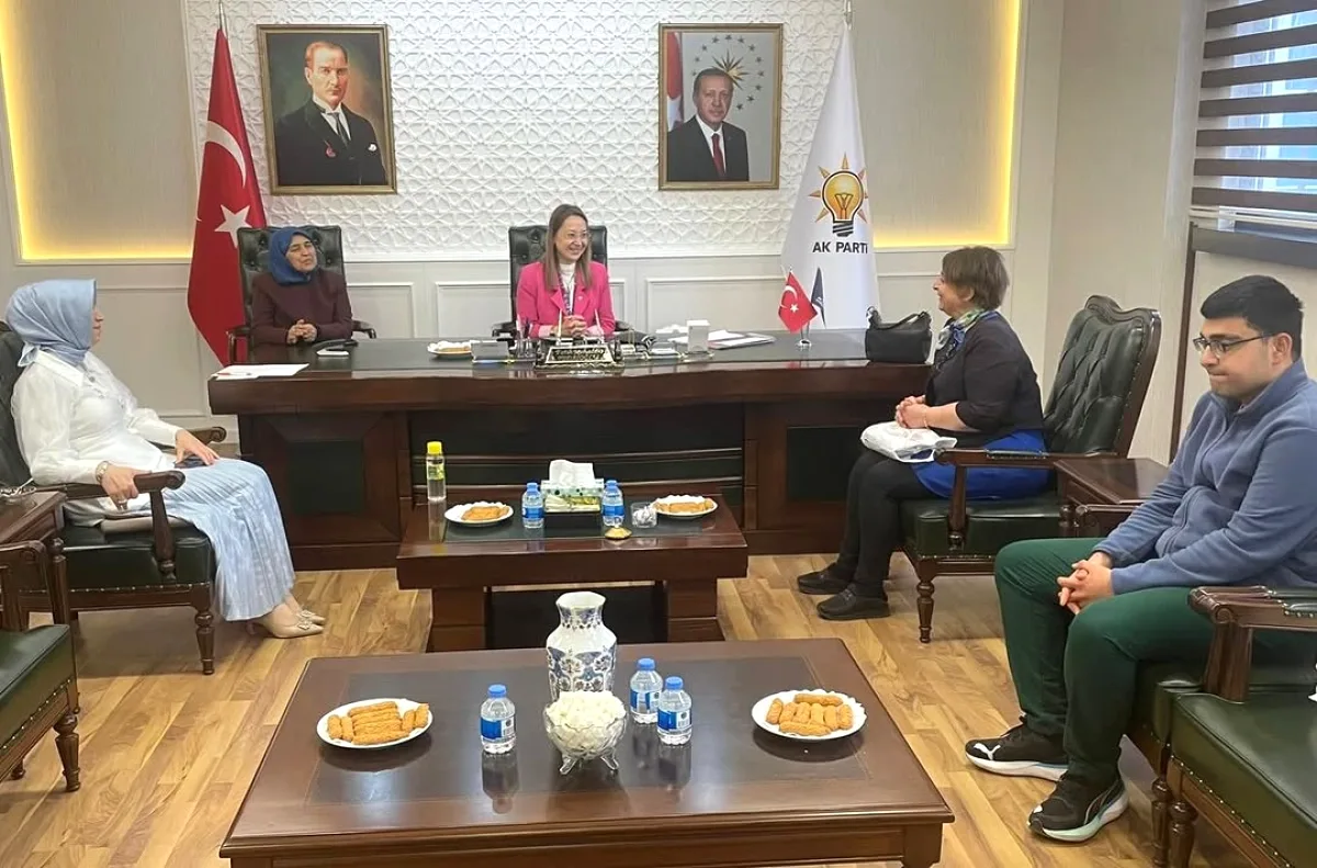 Gaziantep Milletvekili Derya Bakbak Açık Kapı Hasbihal'da Halkla Buluştu Gaziantep Milletvekili Derya Bakbak Açık Kapı Hasbihal'da Halkla Buluştu