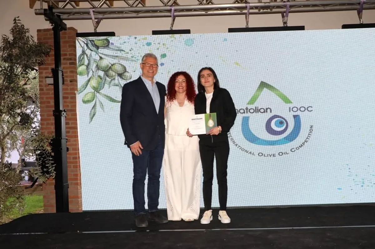 Mudanya Zeytinyağı'na Dünya Çapında Gümüş Madalya Mudanya Zeytinyağı'na Dünya Çapında Gümüş Madalya