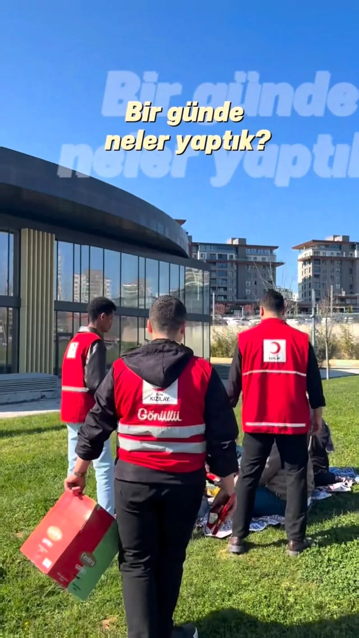 Başakşehir'de Gönüllülük: "Koşturduk, Paylaştık, Gülüştük" Başakşehir'de Gönüllülük: "Koşturduk, Paylaştık, Gülüştük"