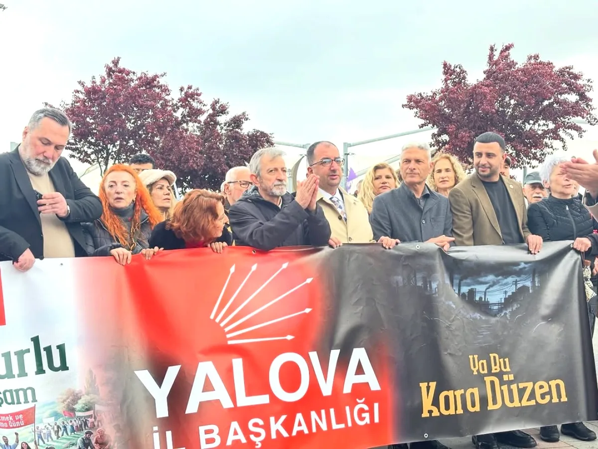 CHP Yalova, 1 Mayıs'ta Alanlarda Emeğin Yanında Oldu CHP Yalova, 1 Mayıs'ta Alanlarda Emeğin Yanında Oldu