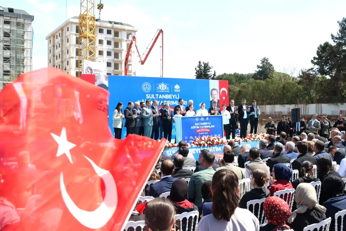 Sultanbeyli'ye 99 Derslikli 3 Yeni Okul: 2027'də Açılıyor Sultanbeyli'ye 99 Derslikli 3 Yeni Okul: 2027'də Açılıyor