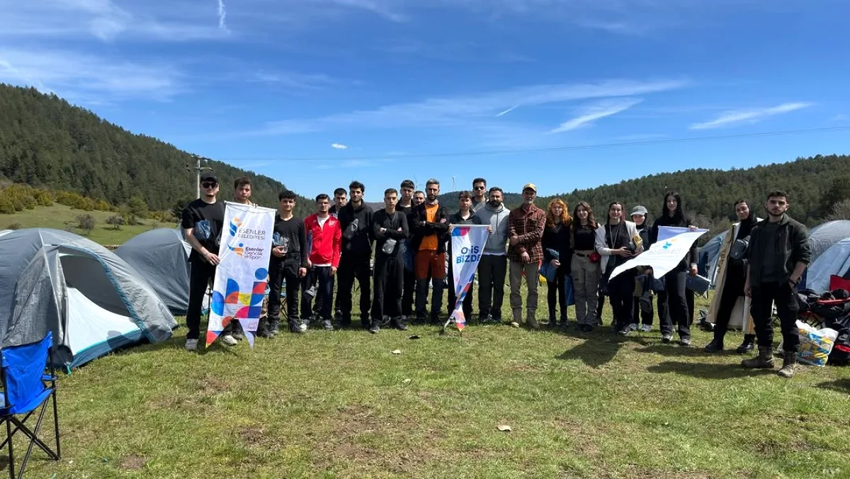 Esenler'de Gençler Doğada Hayatta Kalma Becerileri Öğreniyor Esenler'de Gençler Doğada Hayatta Kalma Becerileri Öğreniyor