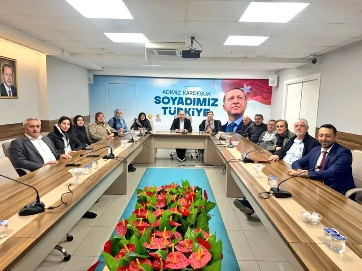 AK Parti Ümraniye Mahalle Toplantıları: Yamanevler, Huzur, Atatürk ve Esenşehir'de Koordinasyon Sağlandı AK Parti Ümraniye Mahalle Toplantıları: Yamanevler, Huzur, Atatürk ve Esenşehir'de Koordinasyon Sağlandı