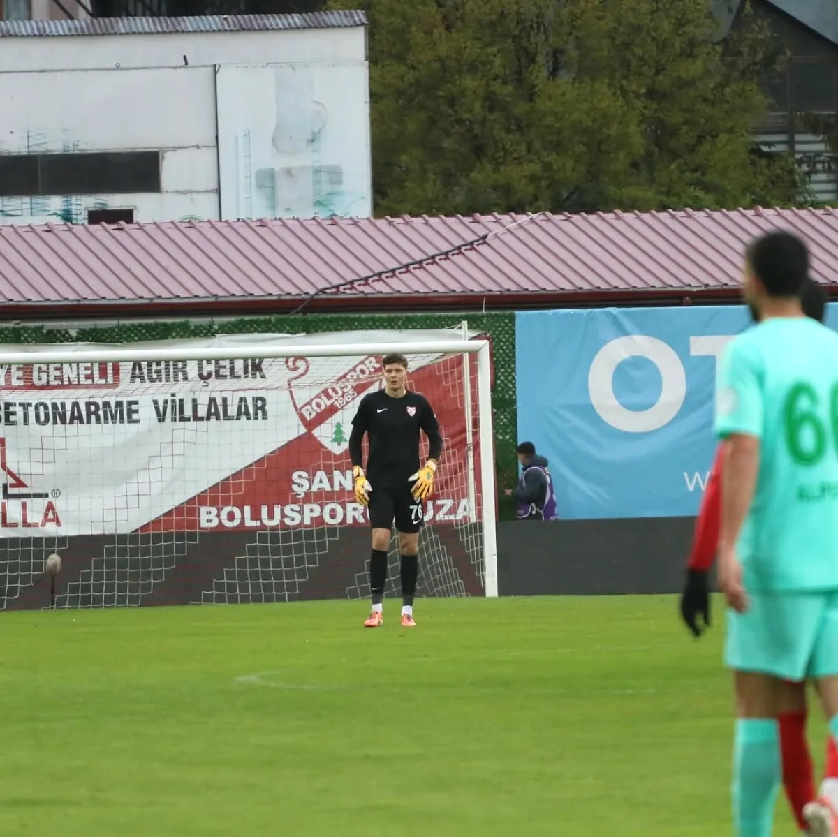 Doğuş Üniversitesi'nden TFF 1. Lig'e: Kaan Alp Dizbay İlk Maçına Çıktı Doğuş Üniversitesi'nden TFF 1. Lig'e: Kaan Alp Dizbay İlk Maçına Çıktı