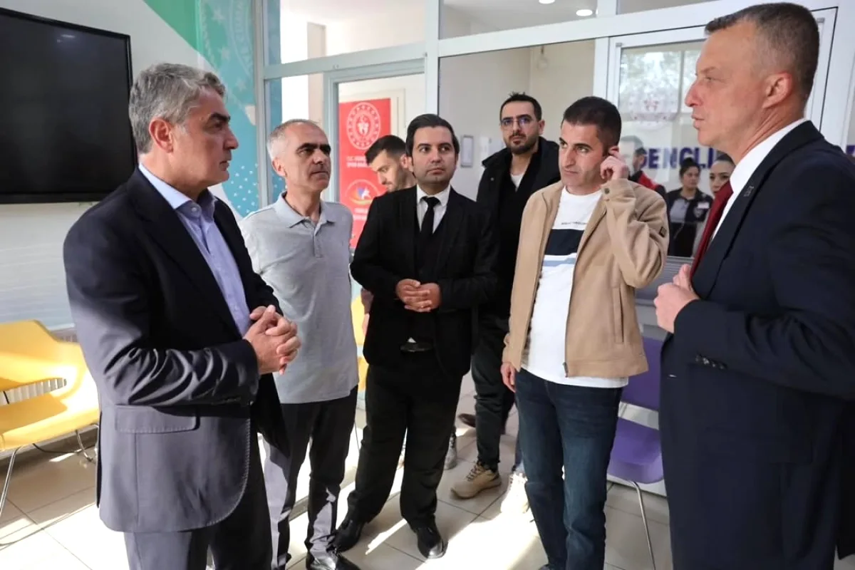Gemlik Gençlik Merkezi'nde Erzurum'dan Tecrübe Paylaşımı Ziyareti Gemlik Gençlik Merkezi'nde Erzurum'dan Tecrübe Paylaşımı Ziyareti