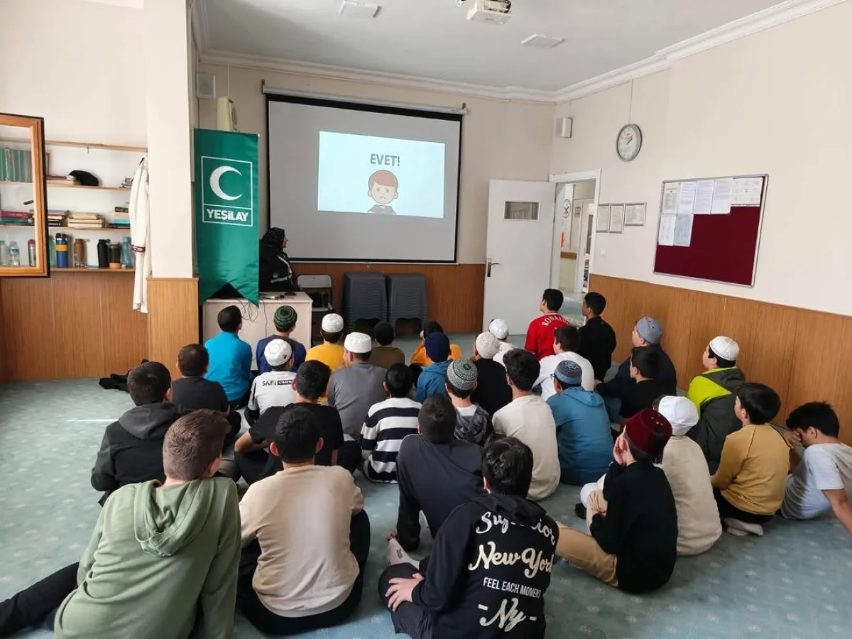 Üsküdar'da Gençlere Teknoloji Bağımlılığı Eğitimi Üsküdar'da Gençlere Teknoloji Bağımlılığı Eğitimi