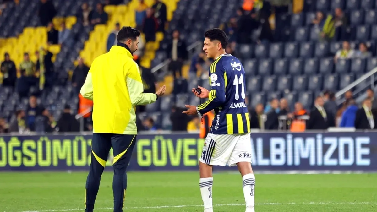 Fenerbahçe'de Edson Alvarez'e sakatlık dönüşünde ıslıklı protesto Fenerbahçe'de Edson Alvarez'e sakatlık dönüşünde ıslıklı protesto