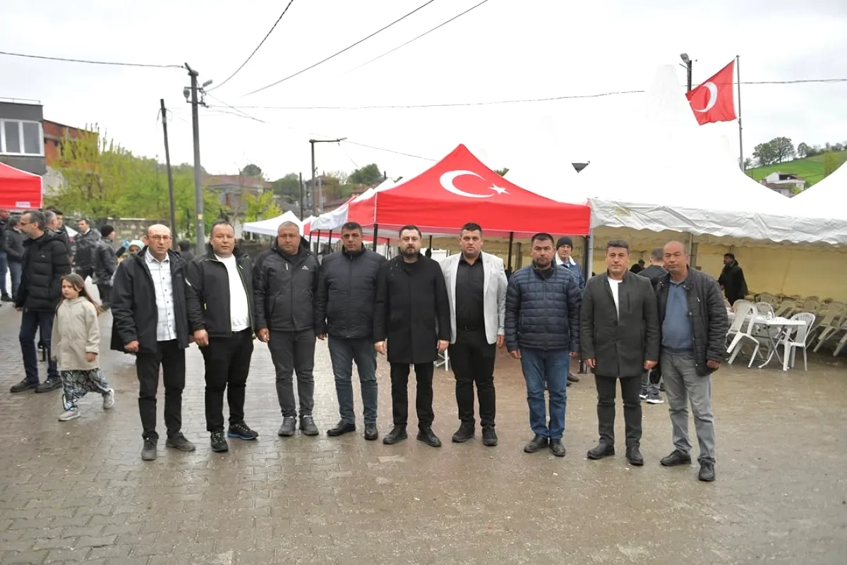 Altıeylül'ün Köylerinde Geleneksel Sofralar: Taşpınar, Yeşiller ve Dişbudak'ta Buluşma Altıeylül'ün Köylerinde Geleneksel Sofralar: Taşpınar, Yeşiller ve Dişbudak'ta Buluşma