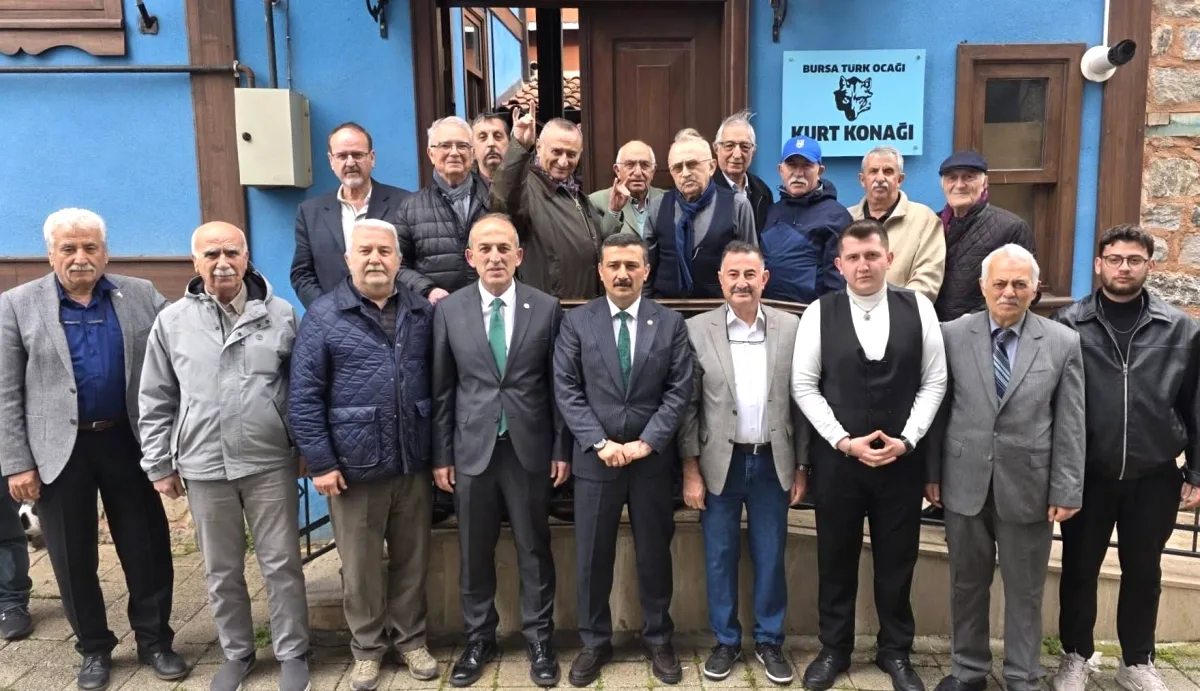 Bursa'da 3 Mayıs Coşkusu: MP Türkoğlu Türk Ocağı'ndaydı Bursa'da 3 Mayıs Coşkusu: MP Türkoğlu Türk Ocağı'ndaydı