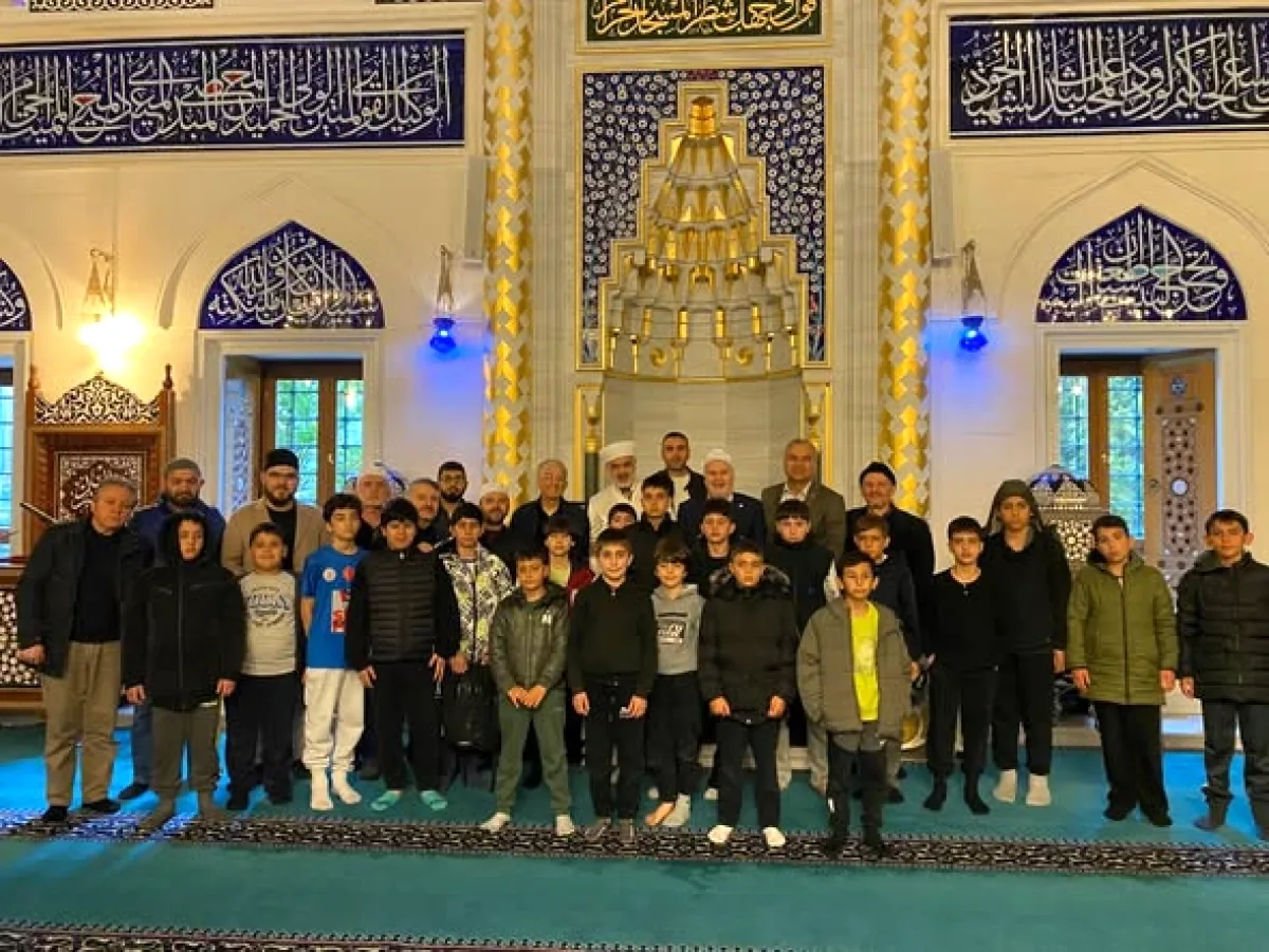 Ataşehir'de Sabah Namazı Buluşması: Prof. Dr. Mehmet Emin Ay'dan Manevi Sohbet Ataşehir'de Sabah Namazı Buluşması: Prof. Dr. Mehmet Emin Ay'dan Manevi Sohbet