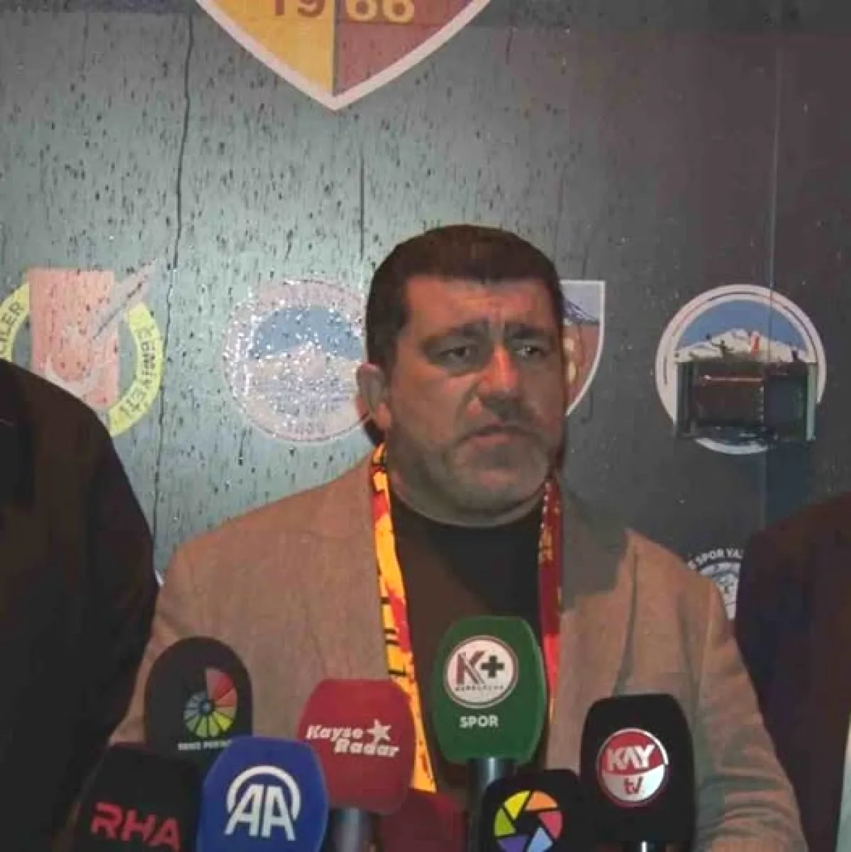 Kayserispor Başkanı Açıkalın: "Ligde Kalacağımıza İnanıyoruz" Kayserispor Başkanı Açıkalın: "Ligde Kalacağımıza İnanıyoruz"