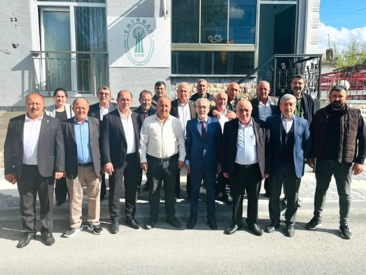 AFESOB Başkanı Üstün'den Çay Şoförler Odası'na Protokol Ziyareti AFESOB Başkanı Üstün'den Çay Şoförler Odası'na Protokol Ziyareti