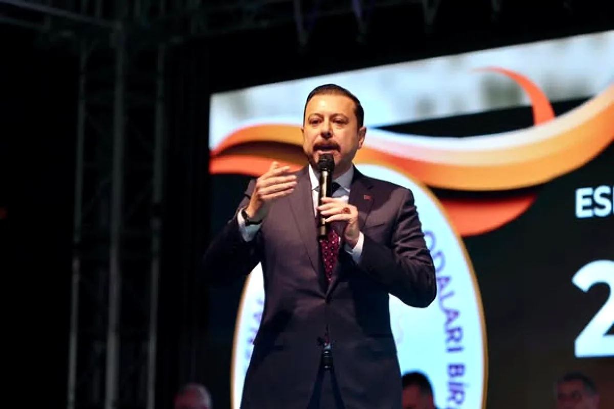İzmir Esnaf Odaları Birliği'nde Yalçın Ata Yeniden Başkan Seçildi İzmir Esnaf Odaları Birliği'nde Yalçın Ata Yeniden Başkan Seçildi