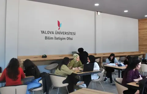 Yalova Üniversitesi'nde Öğrenciler İçin Bilim Kafe Açıldı
