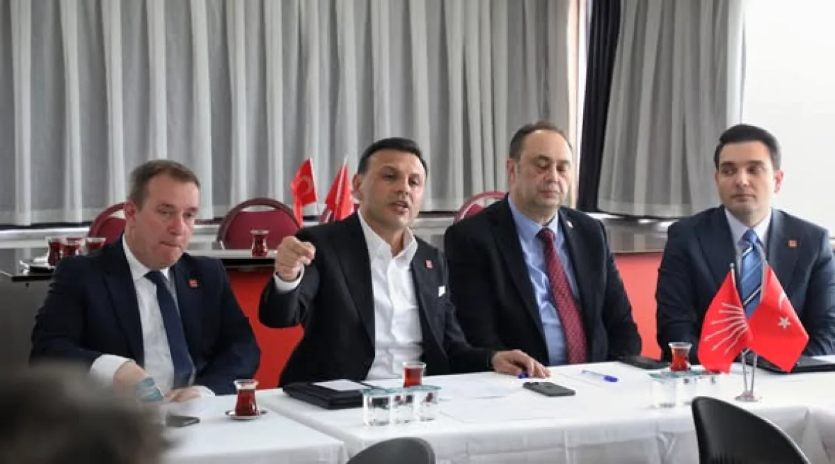 CHP'li Çelik, Bahçelievler'de İlçe Meclis Toplantısına Katıldı CHP'li Çelik, Bahçelievler'de İlçe Meclis Toplantısına Katıldı
