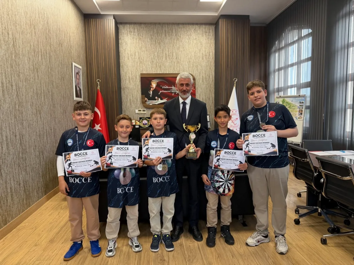 Çatalca'dan Kocaeli'ye Bocce Gururu: İki Kupa Birden Çatalca'dan Kocaeli'ye Bocce Gururu: İki Kupa Birden
