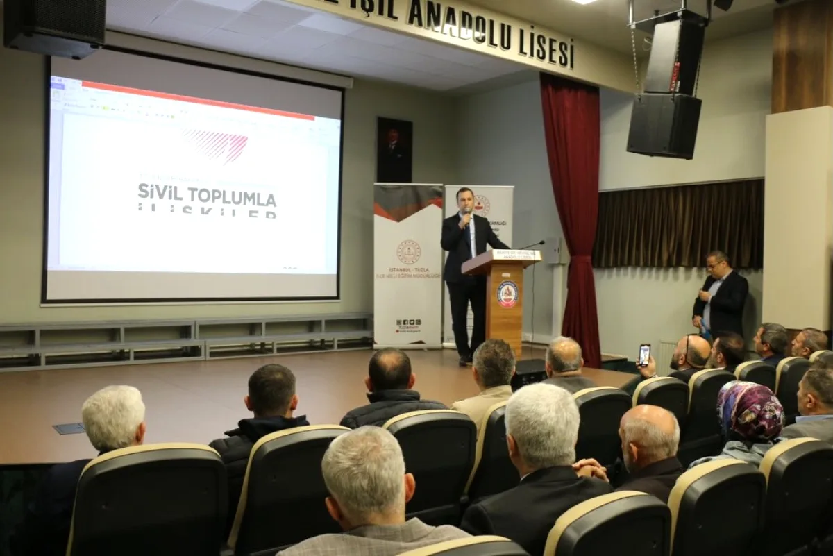 Tuzla'da Eğitim ve STK İş Birliği Programı Düzenlendi Tuzla'da Eğitim ve STK İş Birliği Programı Düzenlendi