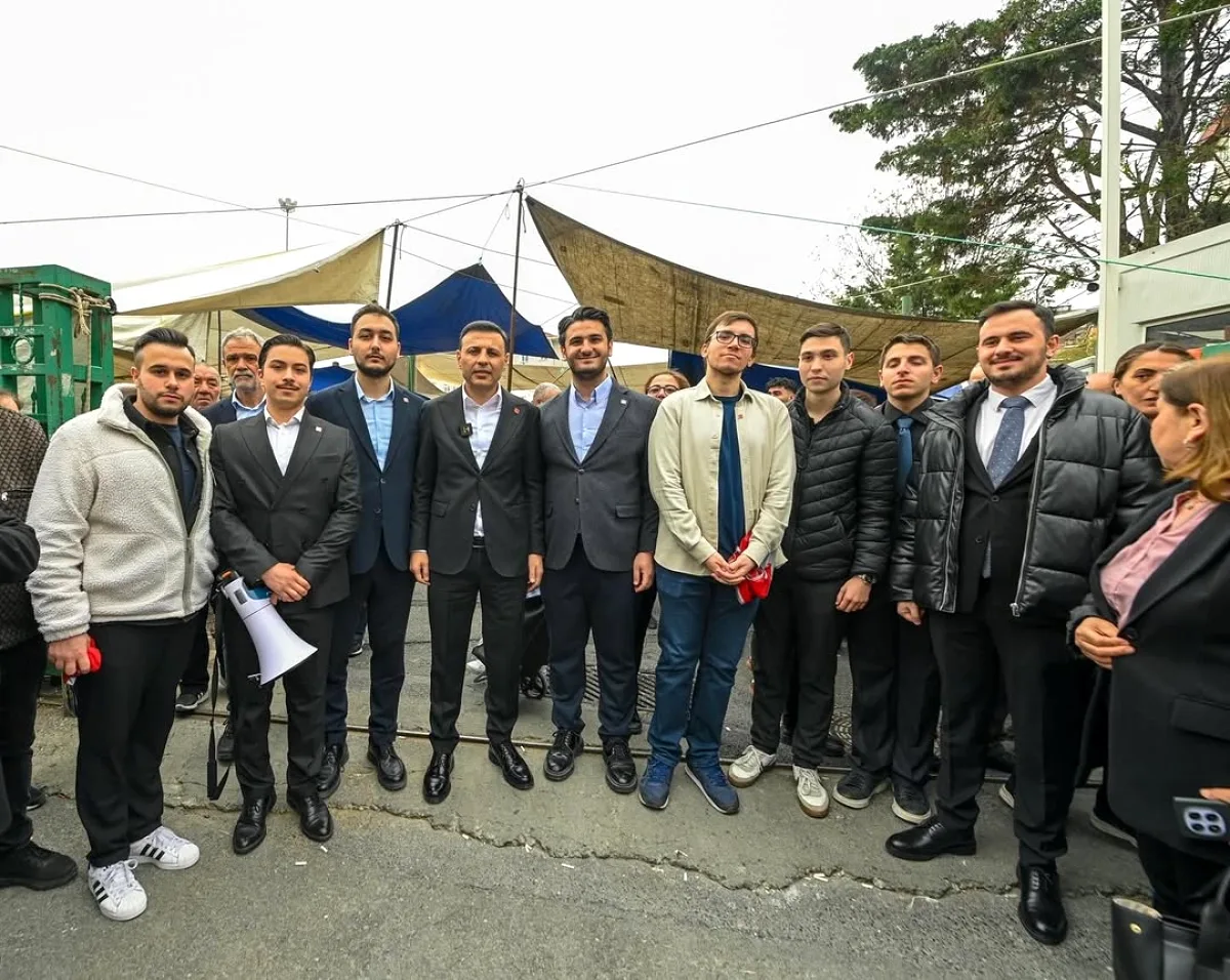 CHP'li Gençler Sahada: Bahçelievler'de Esnafın Sorunlarını Yerinde Dinlediler CHP'li Gençler Sahada: Bahçelievler'de Esnafın Sorunlarını Yerinde Dinlediler