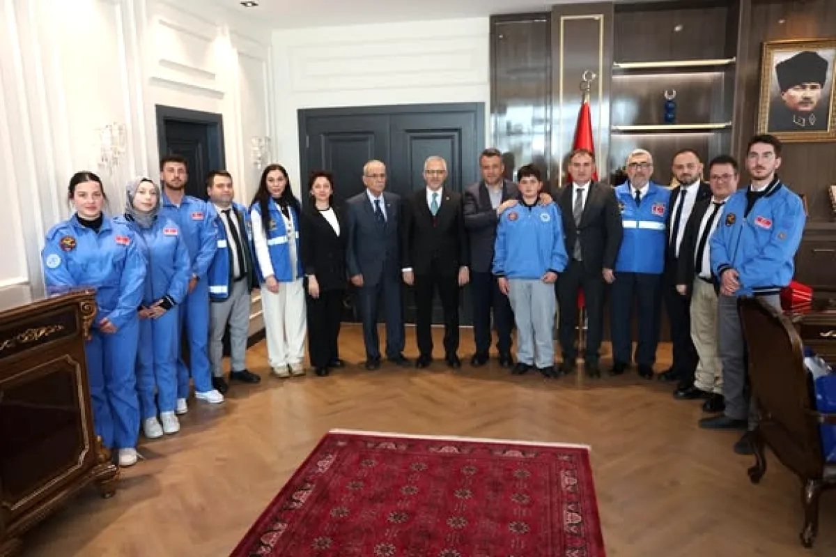 THK Yönetimi Samsun Büyükşehir Belediye Başkanı Doğan'ı Ziyaret Etti THK Yönetimi Samsun Büyükşehir Belediye Başkanı Doğan'ı Ziyaret Etti