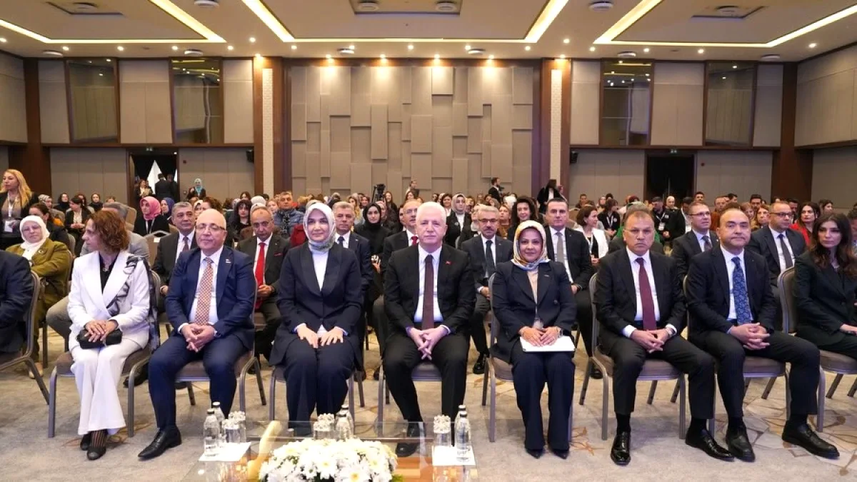 Avcılar'da Kadın Girişimciler İçin Güç Birliği: Vali Gül ve Bakan Yardımcısı Yiğitbaşı Katıldı Avcılar'da Kadın Girişimciler İçin Güç Birliği: Vali Gül ve Bakan Yardımcısı Yiğitbaşı Katıldı