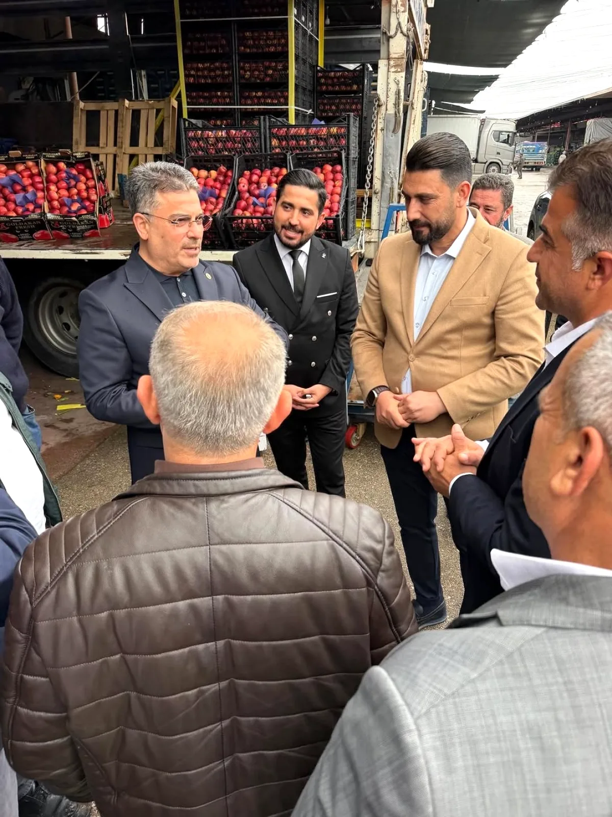 Faruk Aytek Adana Sebze Hali Esnafını Ziyaret Etti Faruk Aytek Adana Sebze Hali Esnafını Ziyaret Etti