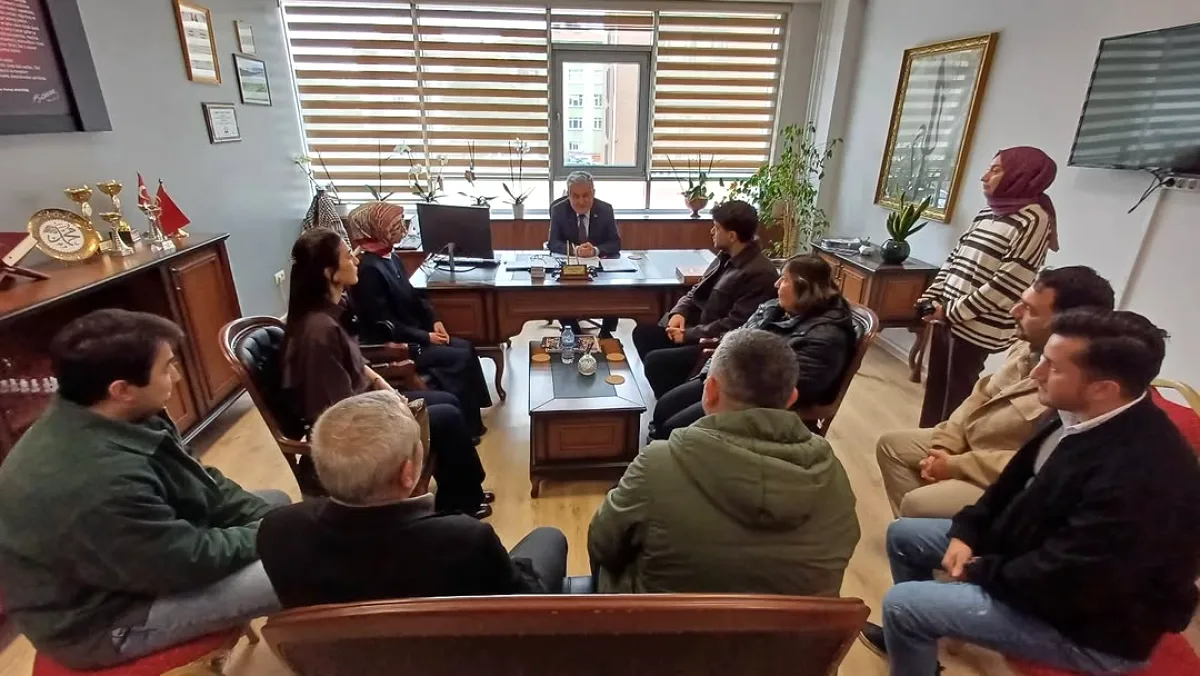 Bakırköy İmam Hatip'te Aday Öğretmenlere Müdürden Destek Ziyareti Bakırköy İmam Hatip'te Aday Öğretmenlere Müdürden Destek Ziyareti