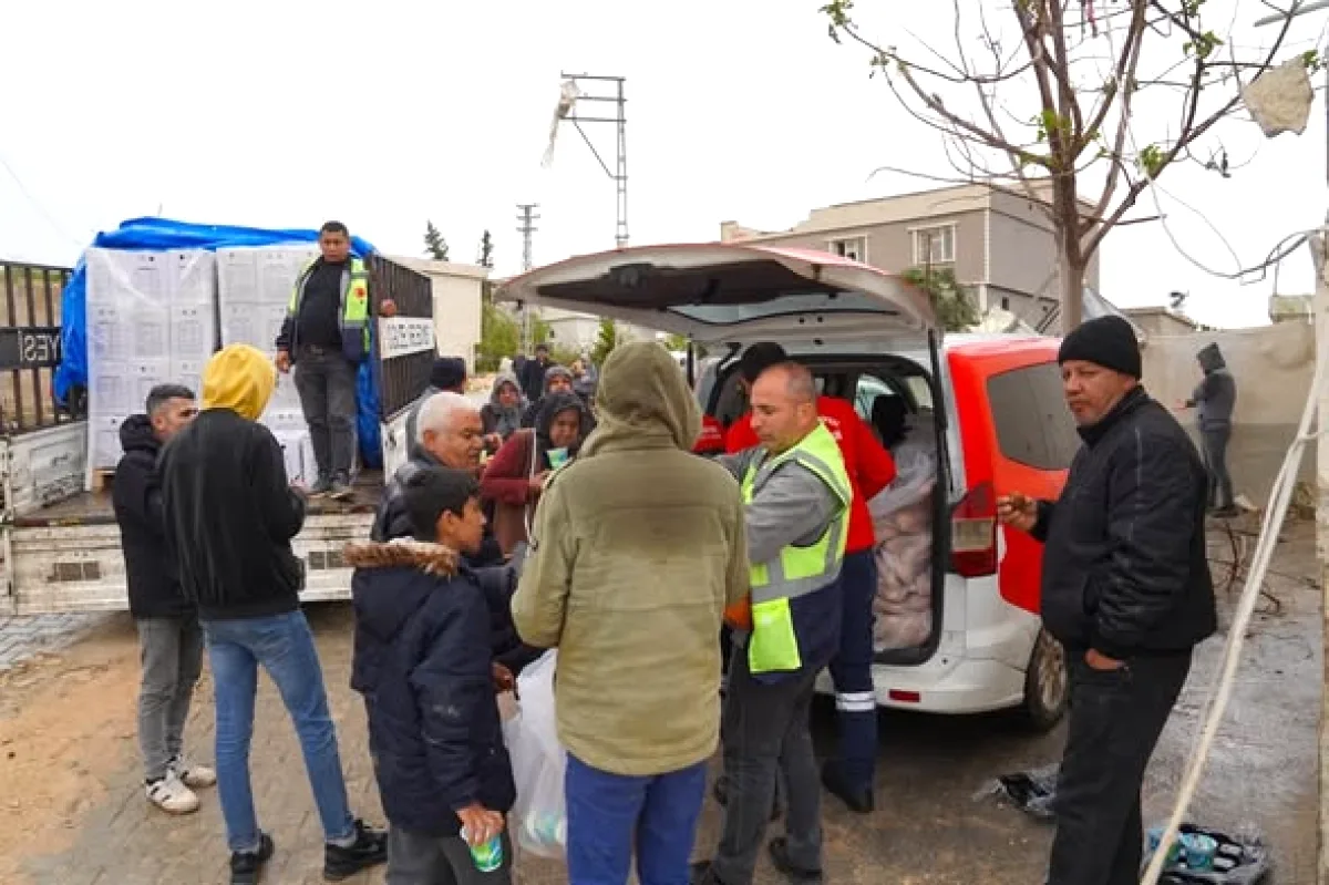 Oğuzeli'de Süper Hücre Sonrası Belediye Seferber Oldu: İlk Yardımlar Ulaştı Oğuzeli'de Süper Hücre Sonrası Belediye Seferber Oldu: İlk Yardımlar Ulaştı