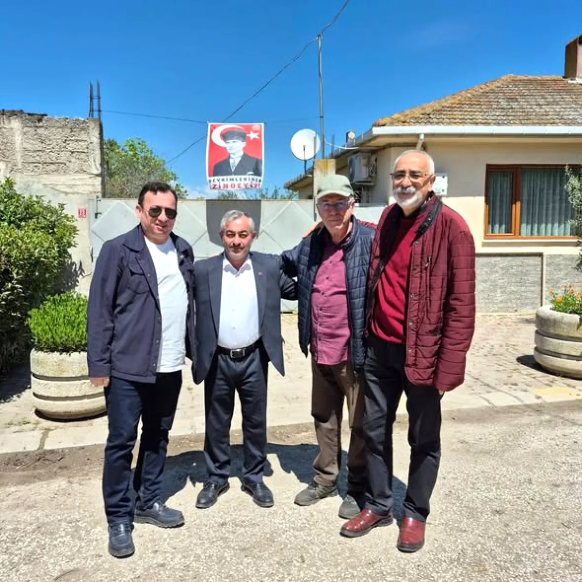 Manyas Belediyesi'nden Kızıksa Esnafına Ziyaret ve Destek Mesajı Manyas Belediyesi'nden Kızıksa Esnafına Ziyaret ve Destek Mesajı