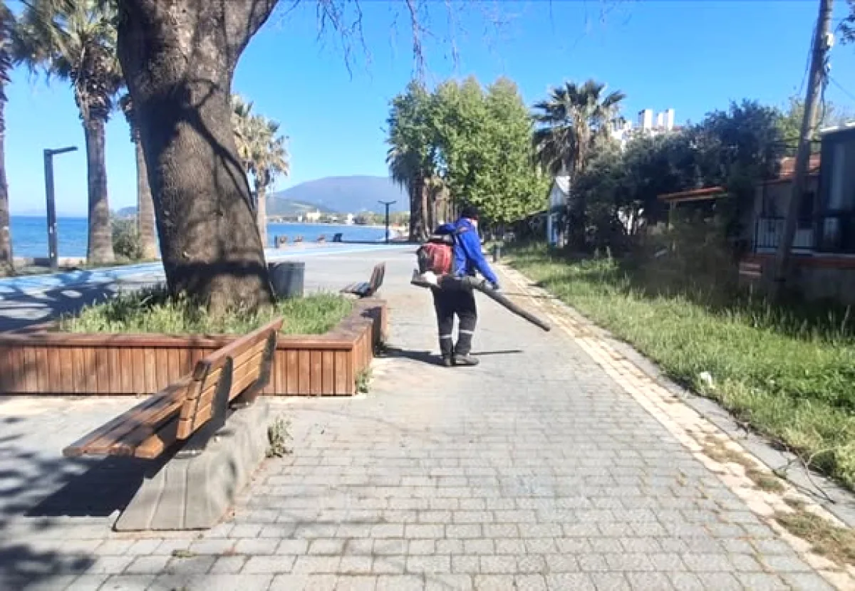 Erdek'te Turizm Sezonu Öncesi Temizlik Seferberliği Erdek'te Turizm Sezonu Öncesi Temizlik Seferberliği