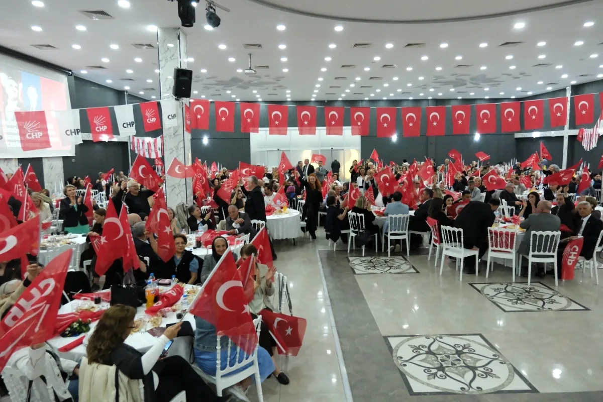 Çiftlikköy Belediyesi'nden 23 Nisan'a Özel Anlamlı Gece Çiftlikköy Belediyesi'nden 23 Nisan'a Özel Anlamlı Gece