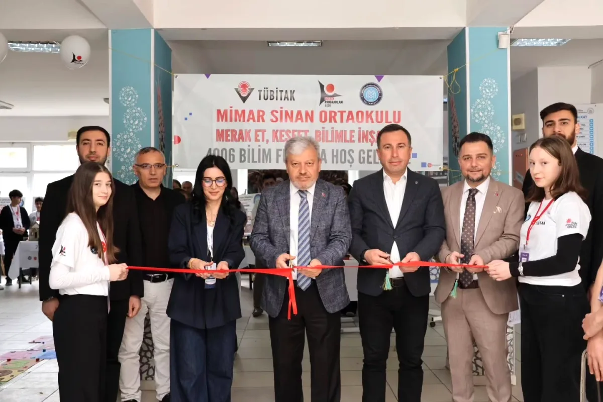 Sultanbeyli'de TÜBİTAK Bilim Fuarı Açıldı Sultanbeyli'de TÜBİTAK Bilim Fuarı Açıldı