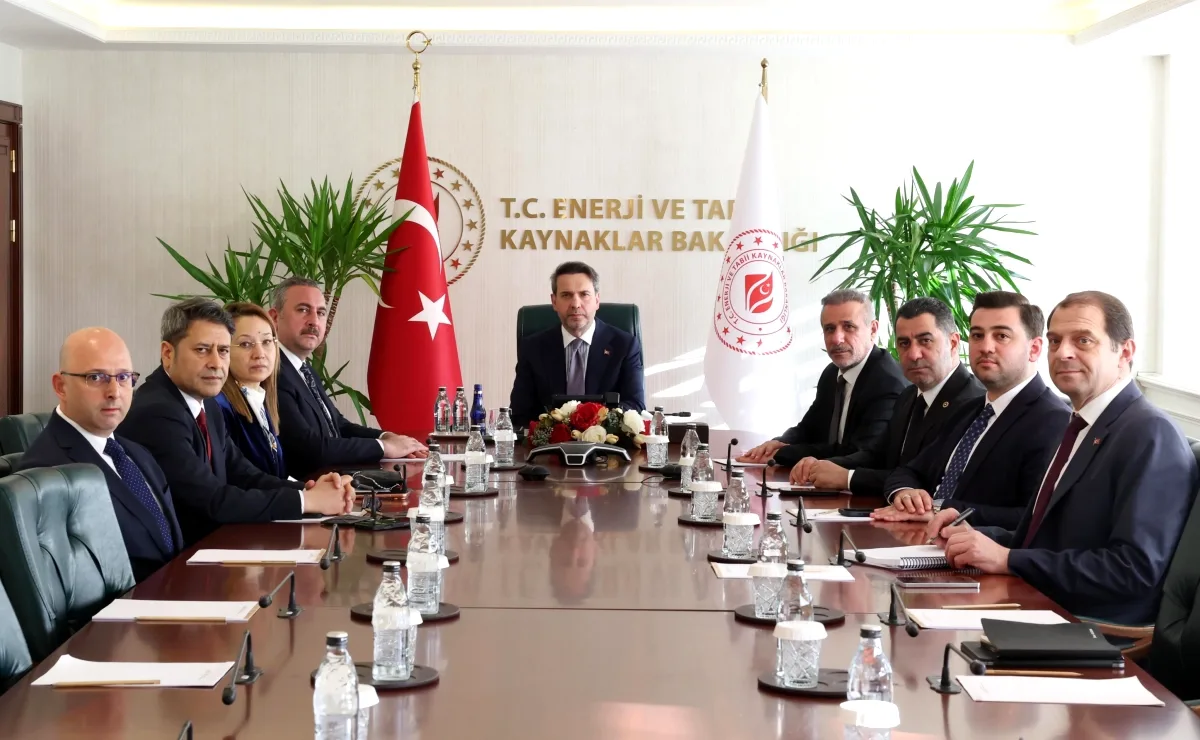 Gaziantep'in Elektrik Altyapısı Hasarları Bakanlıkta Masaya Yatırıldı Gaziantep'in Elektrik Altyapısı Hasarları Bakanlıkta Masaya Yatırıldı