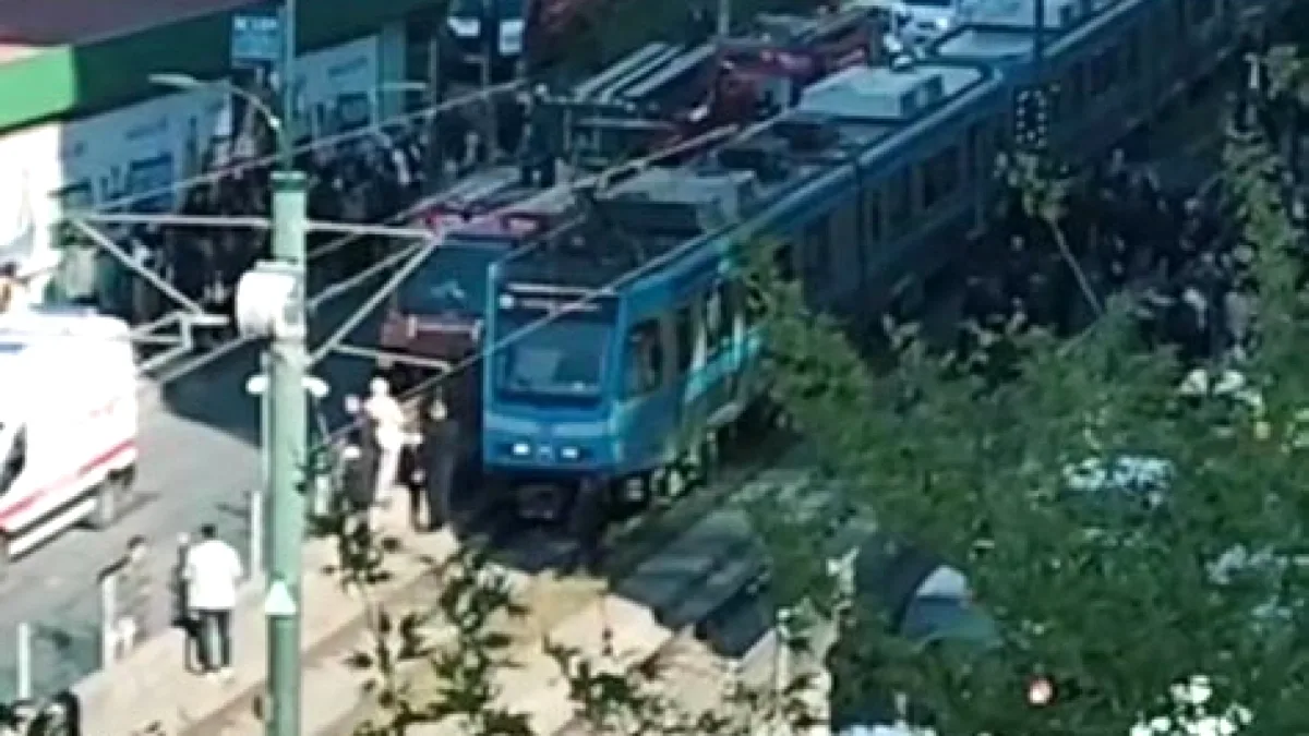 Gaziosmanpaşa'da Tramvay-Motosiklet Kazası: 1 Ağır Yaralı Gaziosmanpaşa'da Tramvay-Motosiklet Kazası: 1 Ağır Yaralı