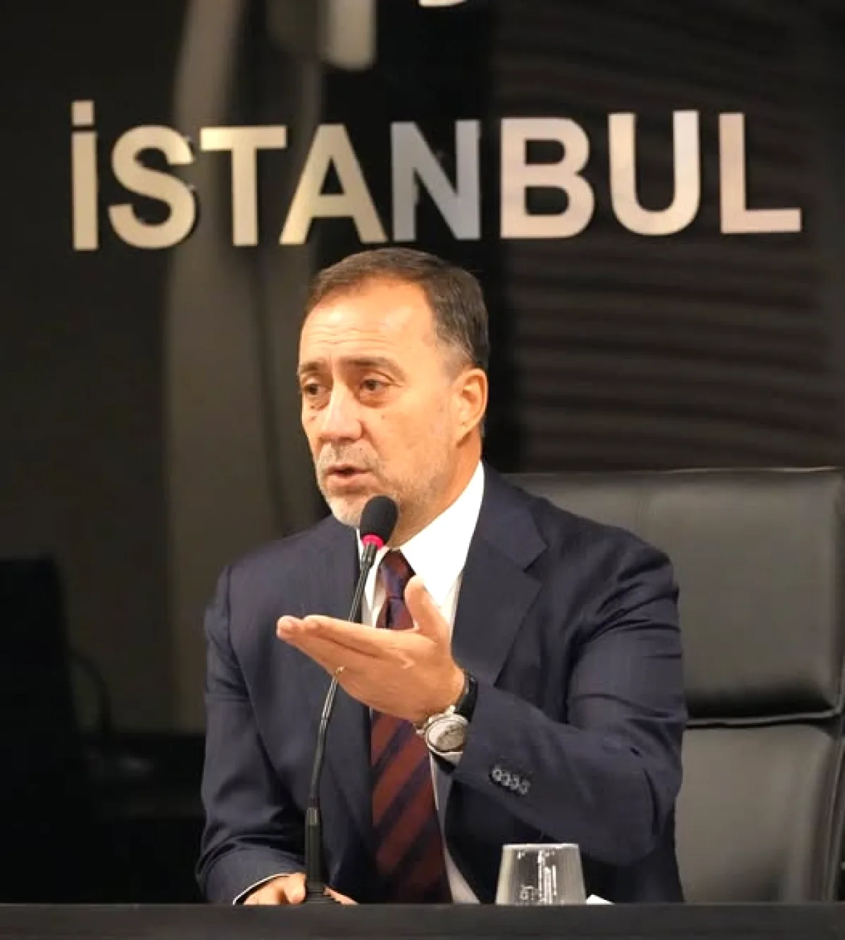MHP İstanbul'da Teşkilat Yenilenmesi: 13 İlçe Yönetimi Onay Aldı MHP İstanbul'da Teşkilat Yenilenmesi: 13 İlçe Yönetimi Onay Aldı