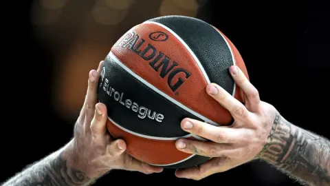 Olympiakos Monaco'yu 105-82 Mağlup Etti: Final Four'a İlk Yükselen Takım
