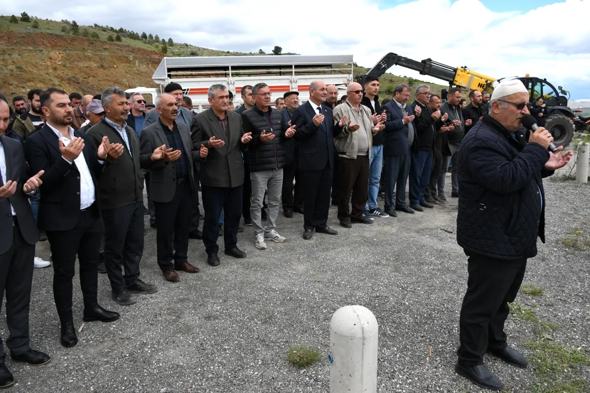 Kalecik'te Yağmur Bereketi için Şükür Kurbanı Kesildi Kalecik'te Yağmur Bereketi için Şükür Kurbanı Kesildi