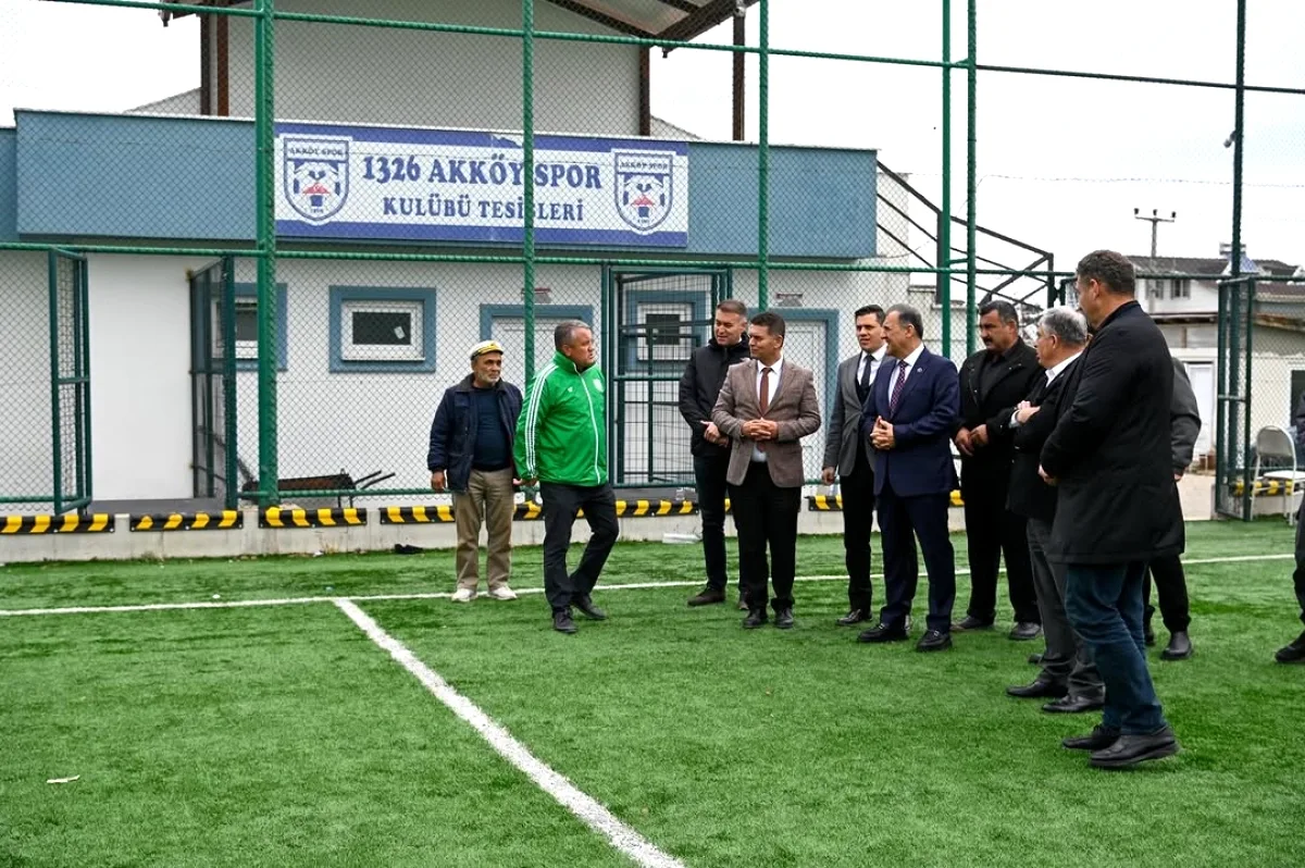 Yalova'da 3 Köyün Futbol Sahalarına Modern Tribün Yatırımı Yalova'da 3 Köyün Futbol Sahalarına Modern Tribün Yatırımı