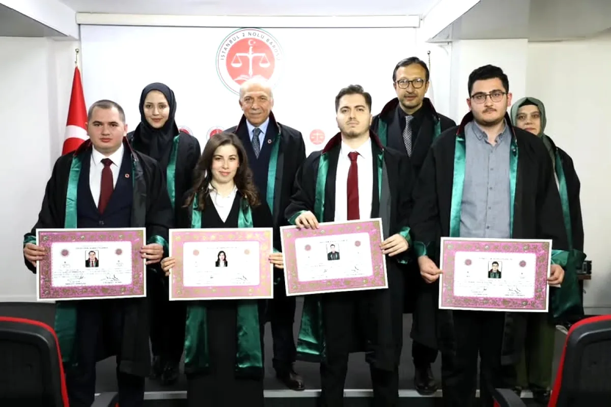 İstanbul 2 Nolu Barosu'nda Dört Yeni Avukat Mesleğe Adım Attı İstanbul 2 Nolu Barosu'nda Dört Yeni Avukat Mesleğe Adım Attı