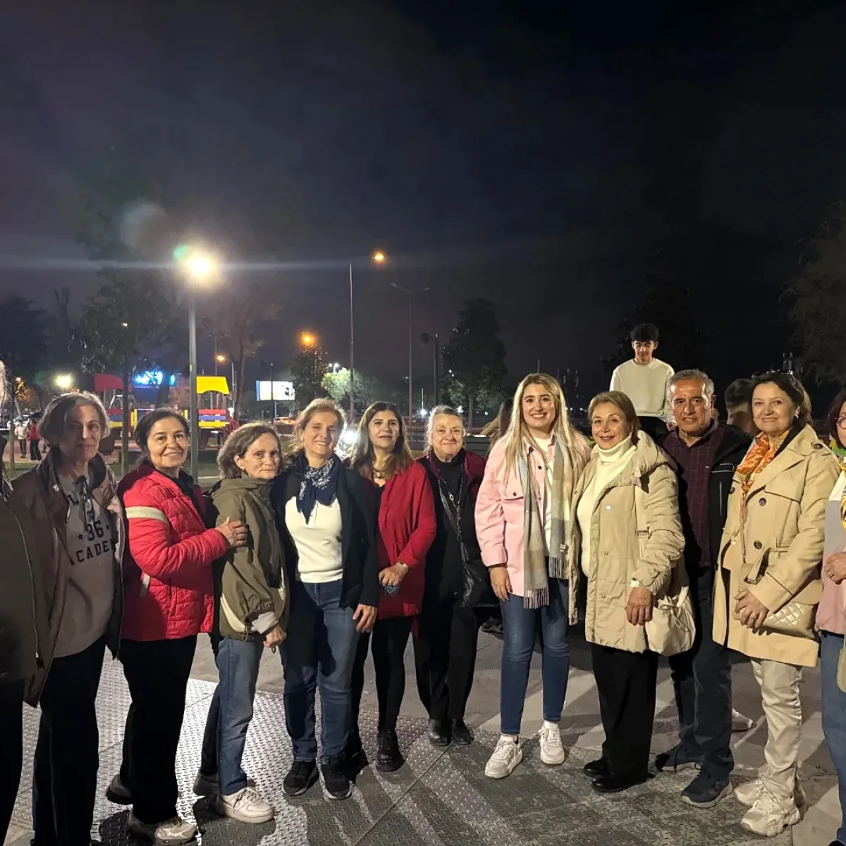CHP Bakırköy Kadın Kolları'ndan Cevizlik'te Hıdırellez Buluşması CHP Bakırköy Kadın Kolları'ndan Cevizlik'te Hıdırellez Buluşması