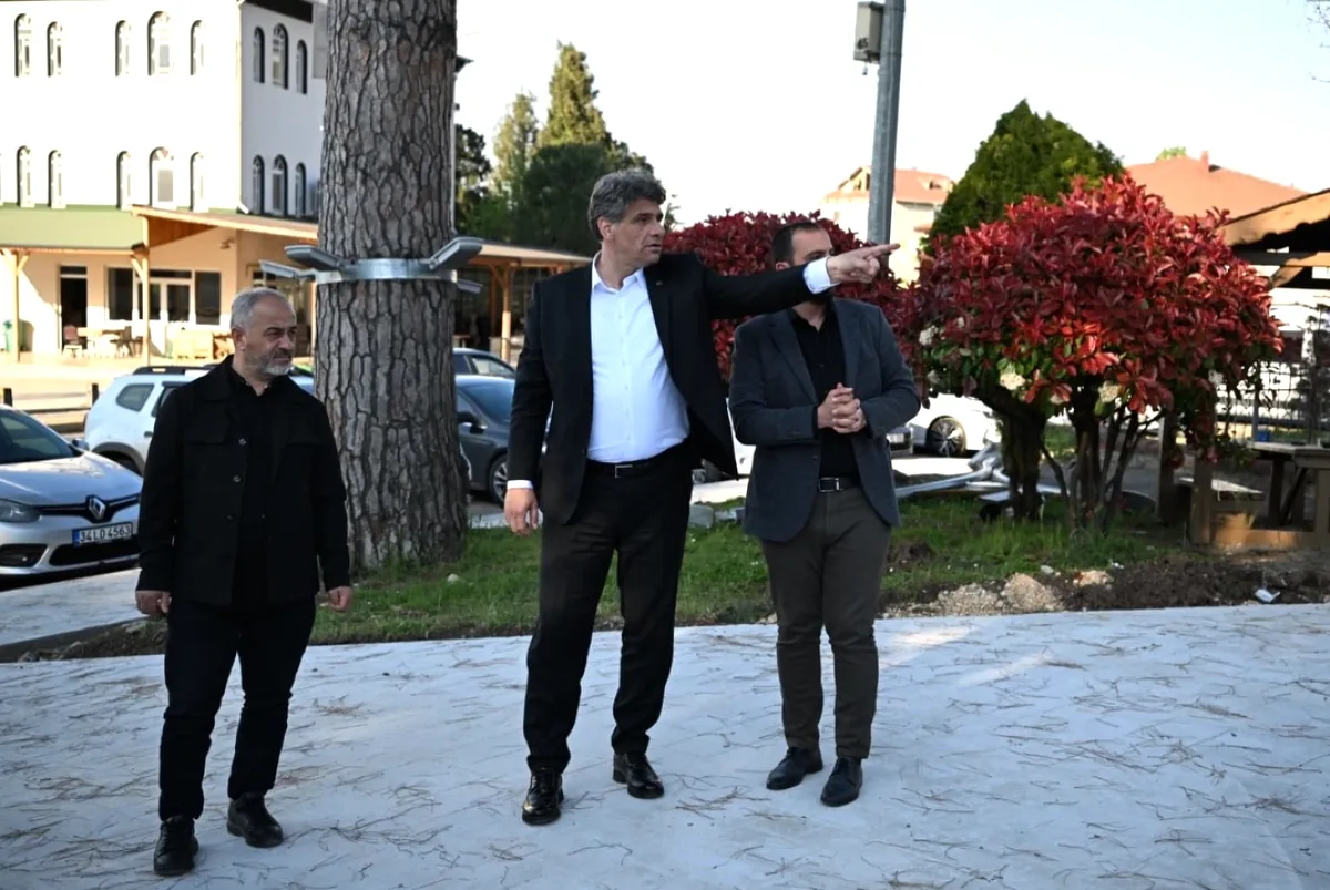 Kartepe'de İki Mahalleye Modern Meydan: Başkan Kocaman Sahada İnceledi Kartepe'de İki Mahalleye Modern Meydan: Başkan Kocaman Sahada İnceledi