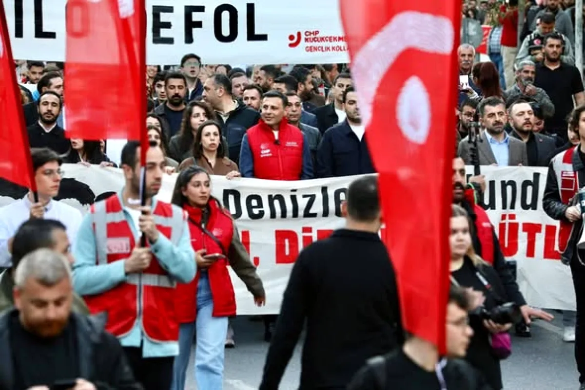 CHP İstanbul İl Başkanlığı'ndan 'Üç Fidan' Anması CHP İstanbul İl Başkanlığı'ndan 'Üç Fidan' Anması
